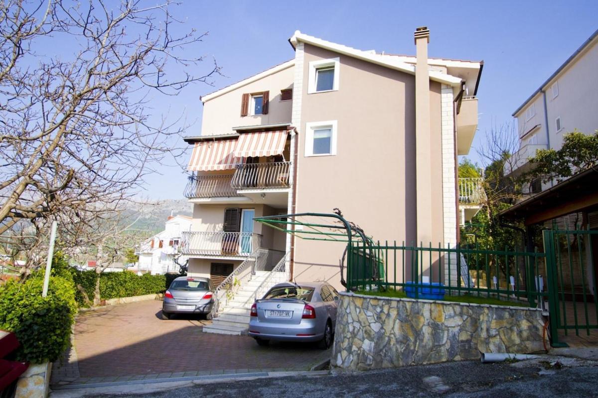 Nylo Apartment